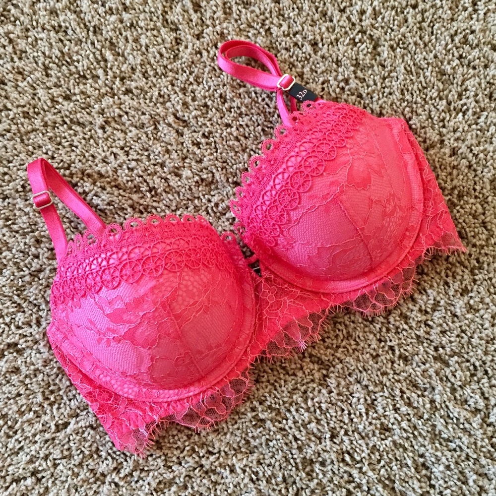 Victoria’s Secret Uplift Balconet Bra